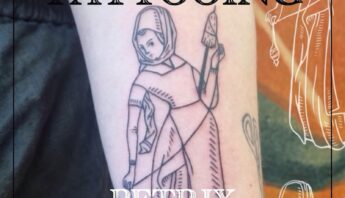 Tatuering över underarm i medeltid stil, en feminin person arbetar med slända. Av tatuerare Petrix