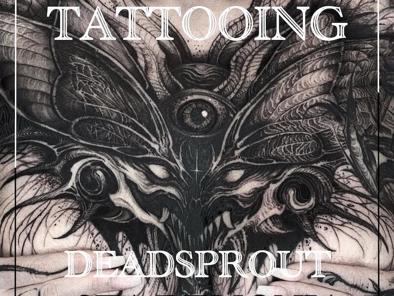 Tatuering av ett monster med många ögon täcker en hel bröstkorg. I fine line och blackwork tatueringsstil, av tatuerare Flavio.